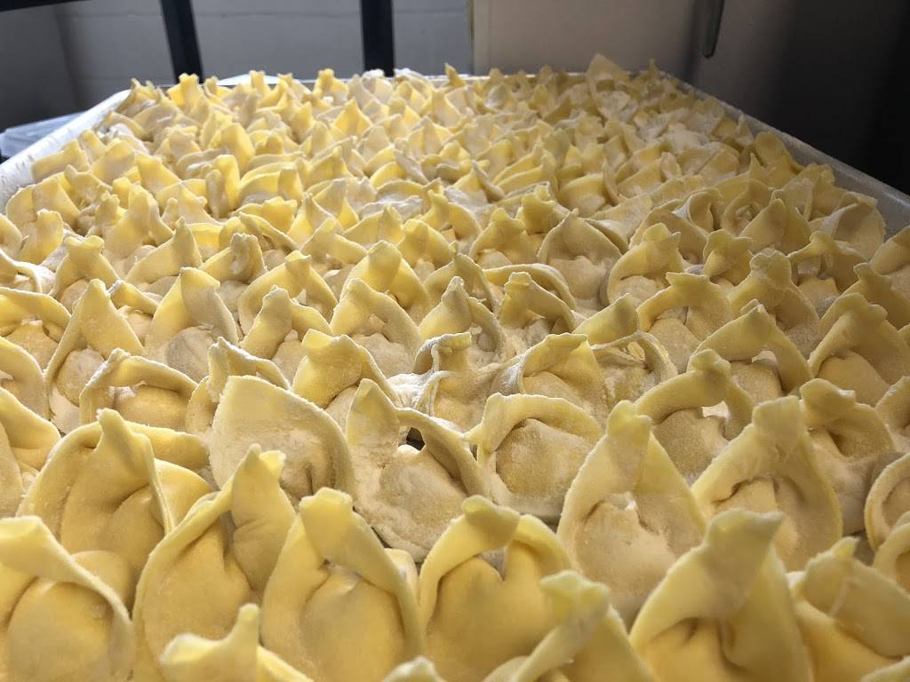 Mino’s | restaurant | 985 Green Bay Rd, Winnetka, IL 60093, USA | 8473866053 OR +1 847-386-6053