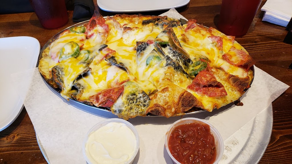 Max & Leos Pizza Fenway | restaurant | 82 Lansdowne St, Boston, MA 02215, USA | 6173517001 OR +1 617-351-7001