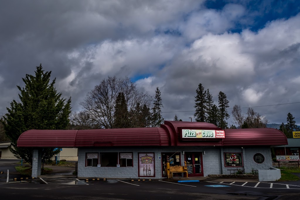 Pizza At the Cove | restaurant | 22251 OR-62, Shady Cove, OR 97539, USA | 5418781474 OR +1 541-878-1474