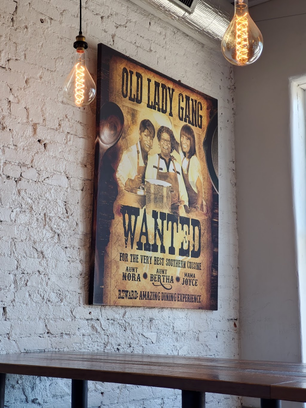 Old Lady Gang Southern Cuisine | restaurant | 177 Peters St SW, Atlanta, GA 30313, USA | 4047489689 OR +1 404-748-9689