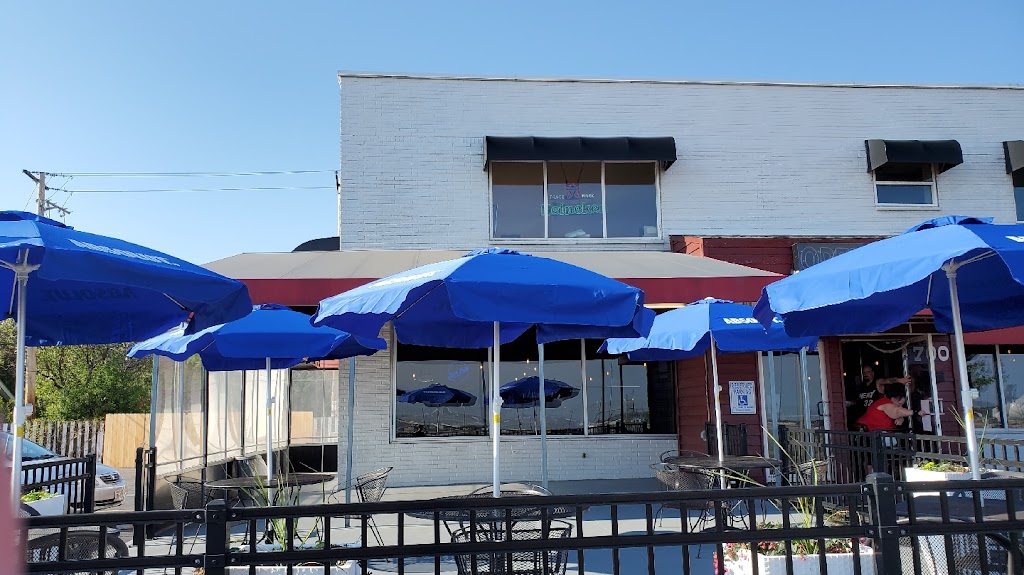 In Plane View MKE | restaurant | 700 E Layton Ave, Milwaukee, WI 53207, USA | 4149889700 OR +1 414-988-9700