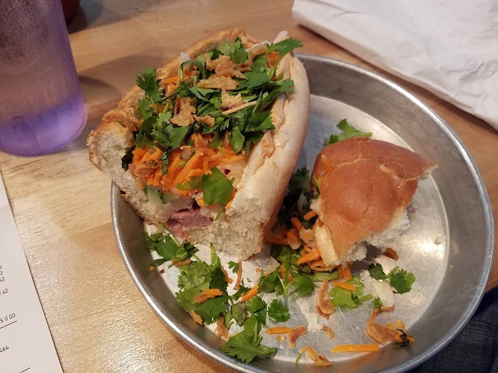 Bon Banh Mi Southeast Asian Kitchen | restaurant | 1440 Ben Sawyer Blvd #1404, Mt Pleasant, SC 29464, USA | 8433887080 OR +1 843-388-7080
