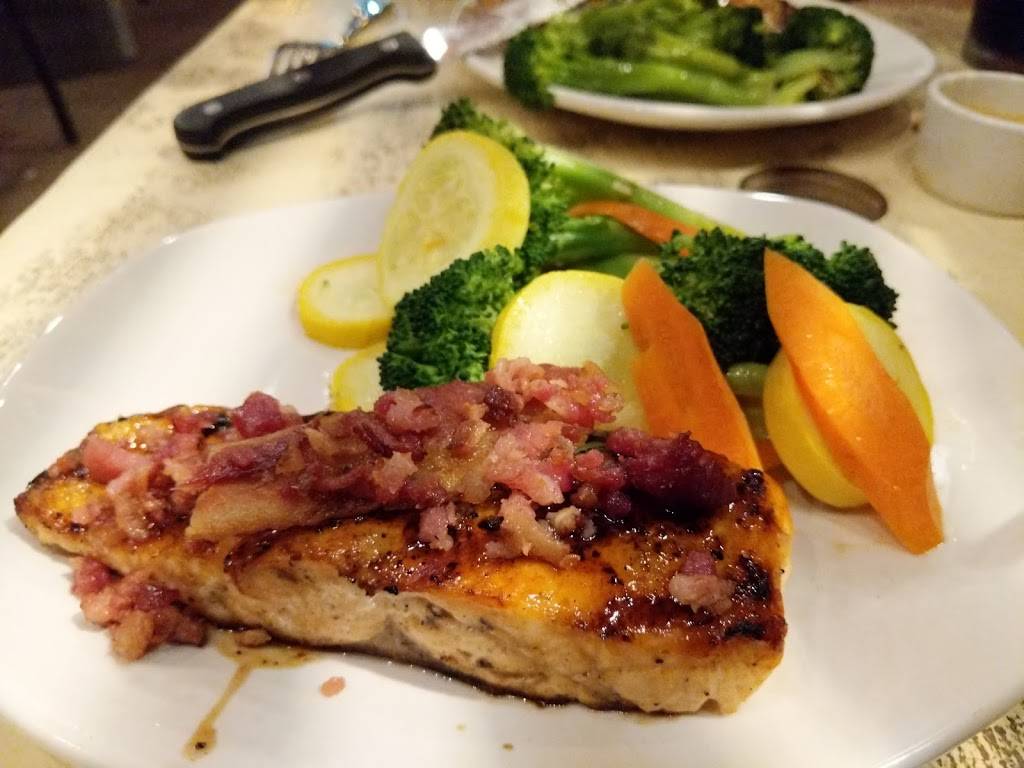 Outback Steakhouse | restaurant | 5710 Oakley Blvd, Wesley Chapel, FL 33544, USA | 8139737717 OR +1 813-973-7717