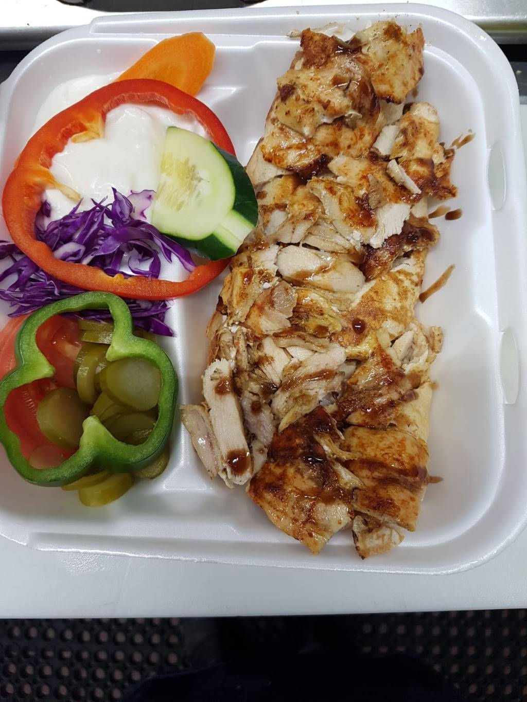 Damas broasted | restaurant | 12745 W Warren Ave, Dearborn, MI 48126, USA | 3132285756 OR +1 313-228-5756