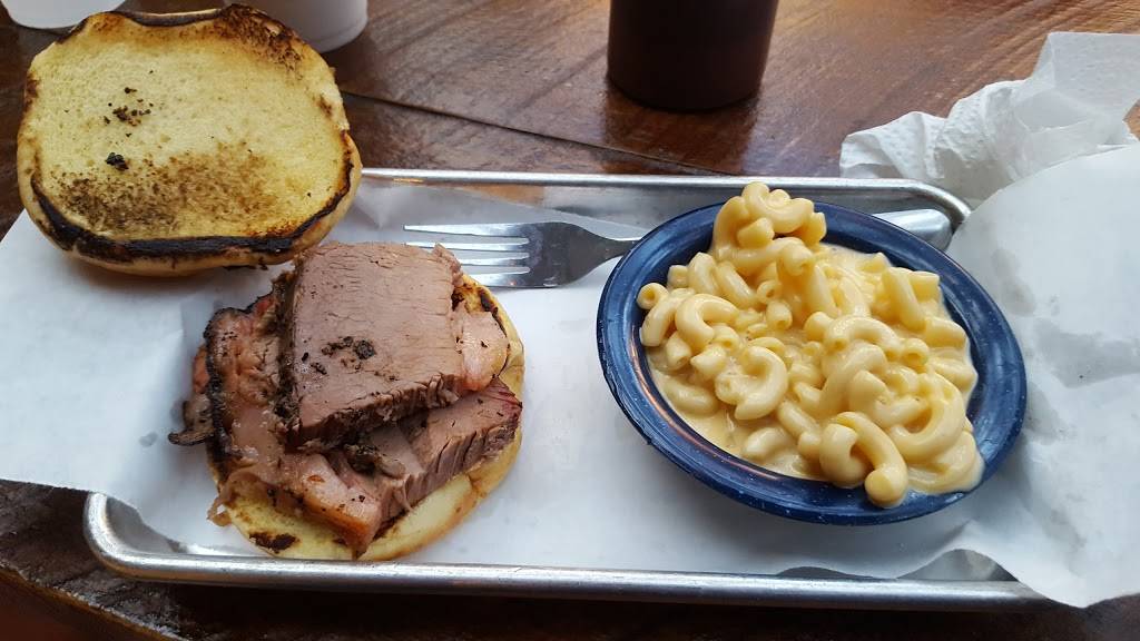 Martins Bar-B-Que Joint | restaurant | 410 4th Ave S, Nashville, TN 37201, USA | 6152880880 OR +1 615-288-0880