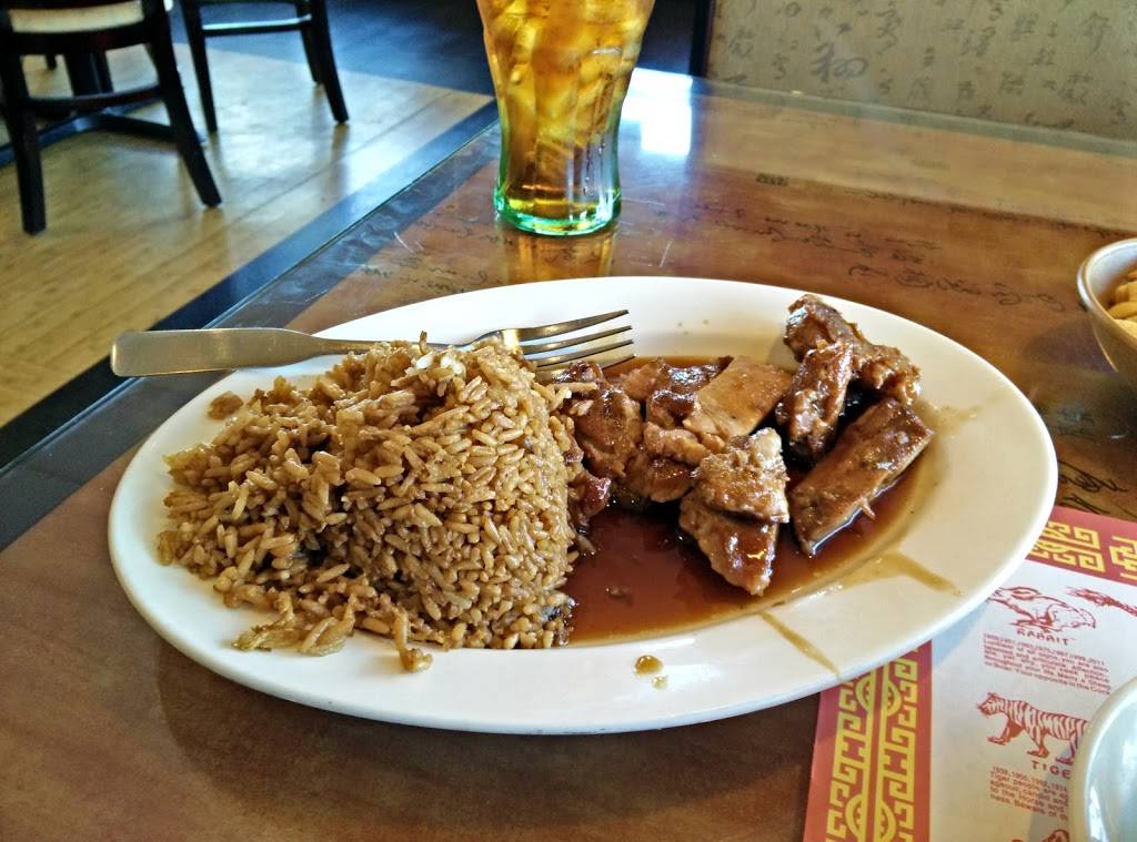 Golden Chopsticks | restaurant | 1989 N Wayne Rd, Westland, MI 48185, USA | 7347229575 OR +1 734-722-9575