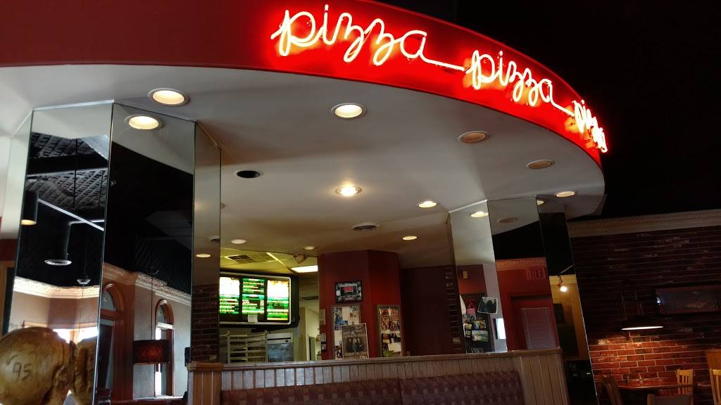 Mackies Pizza Of Harrisburg | restaurant | 502 E Poplar St, Harrisburg, IL 62946, USA | 6182526368 OR +1 618-252-6368