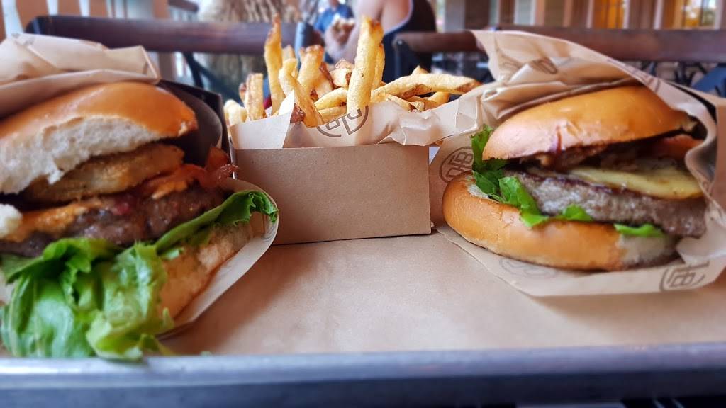 D-Luxe Burger | restaurant | 1524 Buena Vista Dr, Orlando, FL 32830, USA | 4079343110 OR +1 407-934-3110