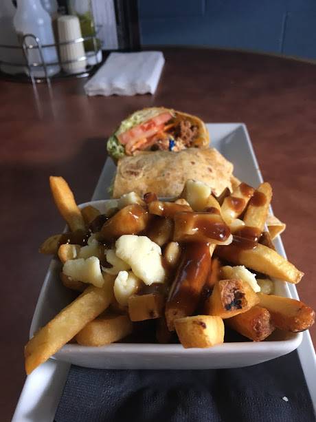 The Benchwarmer | restaurant | East, 2001 University Ave, Waterloo, ON N2K 4K4, Canada | 5198845363 OR +1 519-884-5363