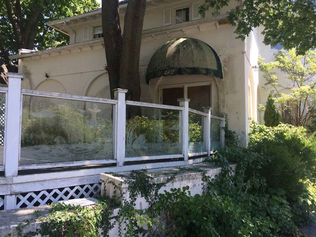 Lighthouse Inn | restaurant | 6 W Guthrie Pl, New London, CT 06320, USA | 8607097883 OR +1 860-709-7883