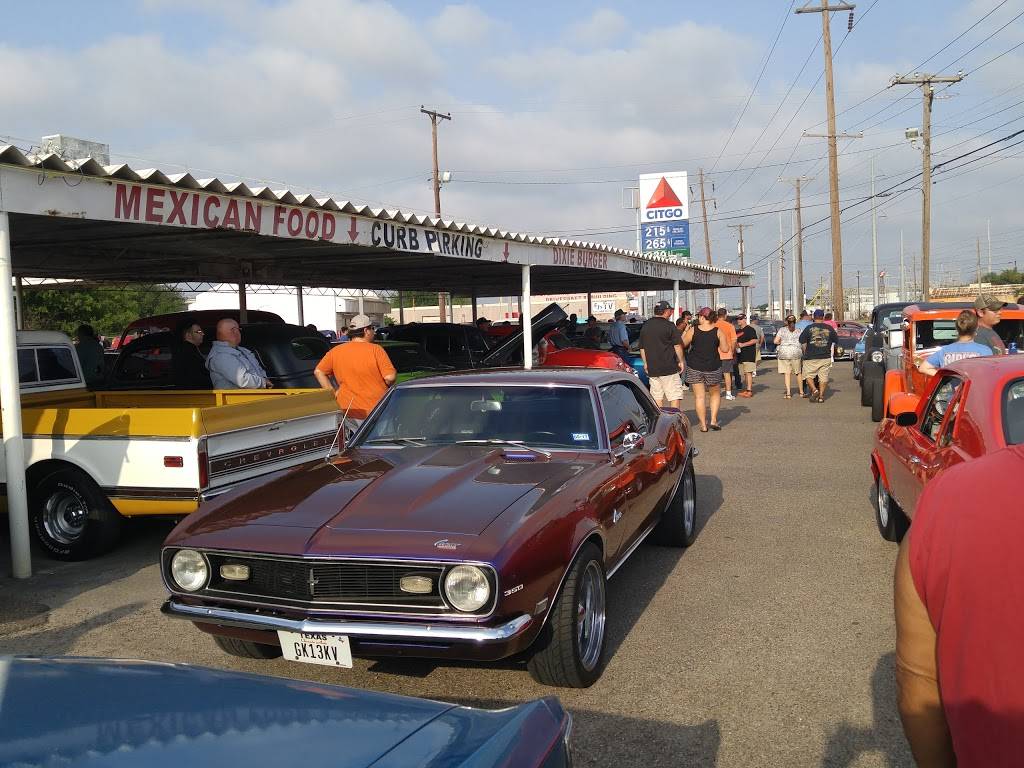 Snapkas Drive Inn | restaurant | 4760 Leopard St, Corpus Christi, TX 78408, USA | 3618832272 OR +1 361-883-2272