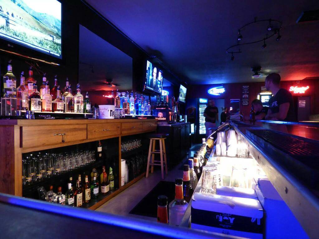 Maddens Bar and Grill | restaurant | 5154 Youngstown Warren Rd, Niles, OH 44505, USA | 3303494407 OR +1 330-349-4407