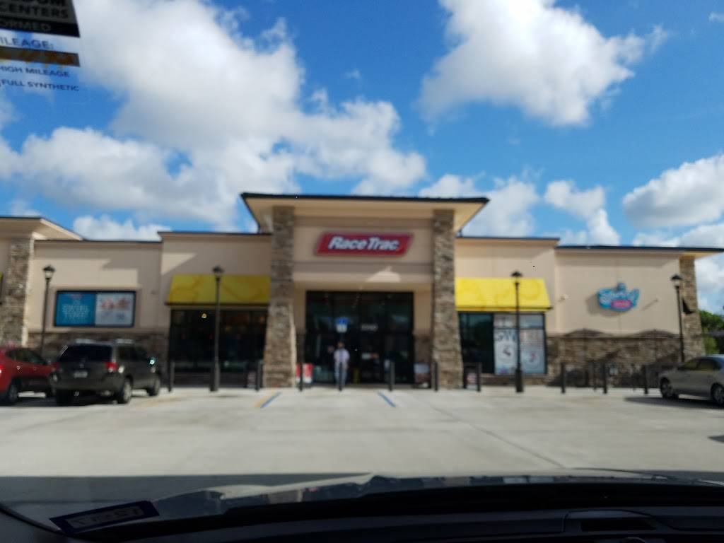 RaceTrac | bakery | 3020 NW 33rd Ave, Lauderdale Lakes, FL 33311, USA | 9547146634 OR +1 954-714-6634