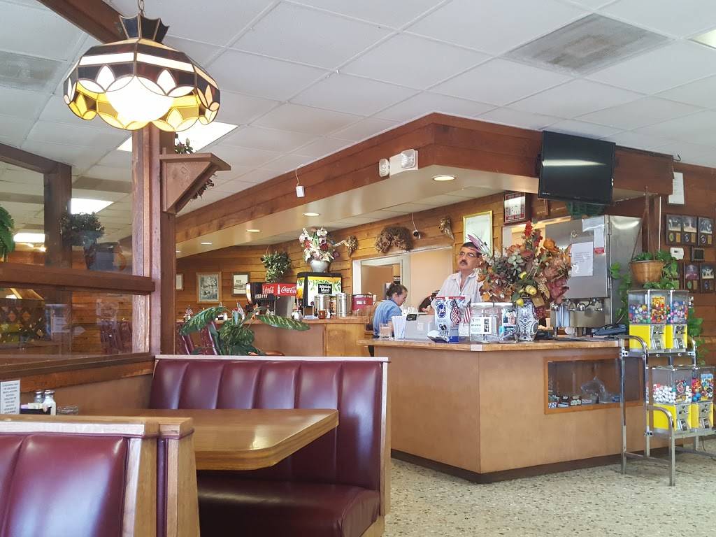 Lone Star Charlies Family Restaurant | restaurant | 4591 US-59, Livingston, TX 77351, USA | 9363653017 OR +1 936-365-3017