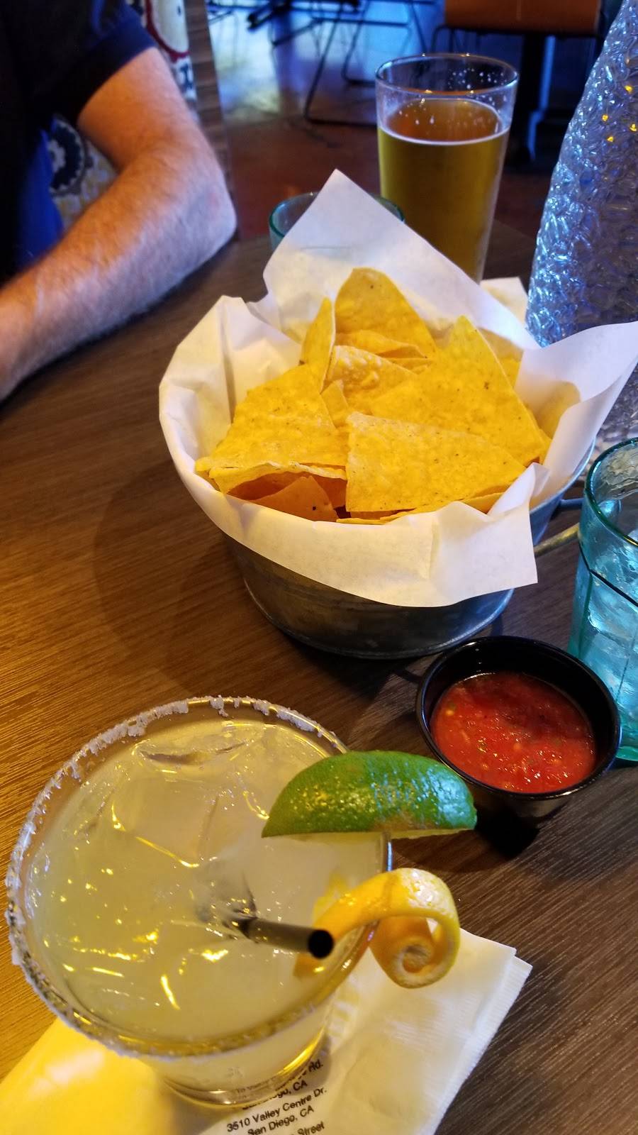 Tio Leos Cantina & Mexican Restaurant | restaurant | 12205 Scripps Poway Pkwy ste e101, Poway, CA 92064, USA | 8582840110 OR +1 858-284-0110