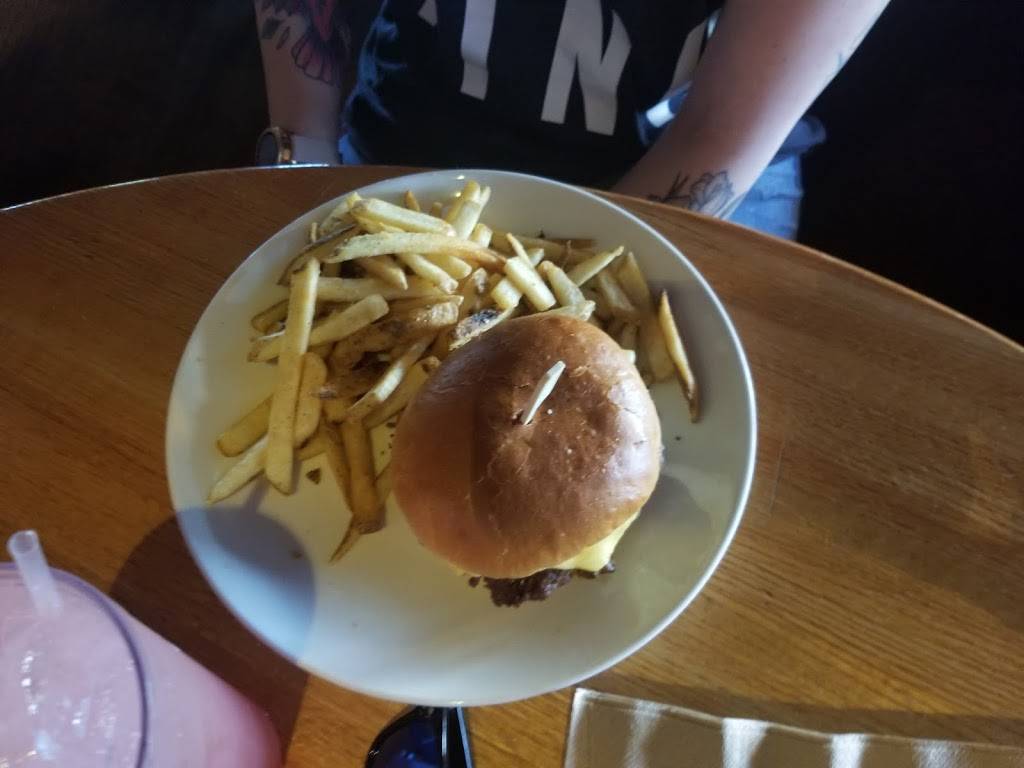 Applebees Grill + Bar | restaurant | 1050 Union Rd, West Seneca, NY 14224, USA | 7166772821 OR +1 716-677-2821