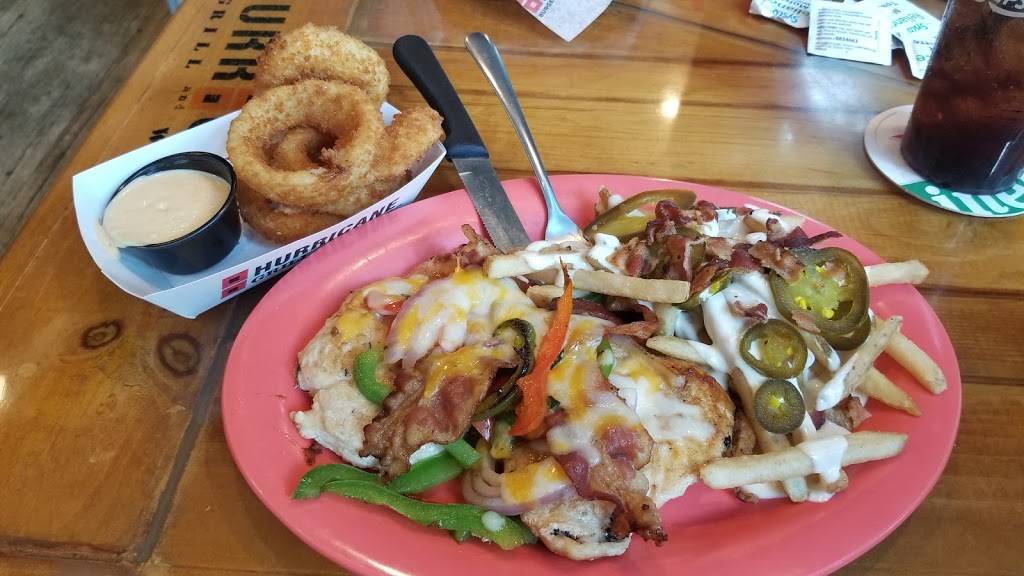 Hurricane Grill & Wings | meal takeaway | 6345 Naples Blvd # 7, Naples, FL 34109, USA | 2395139900 OR +1 239-513-9900