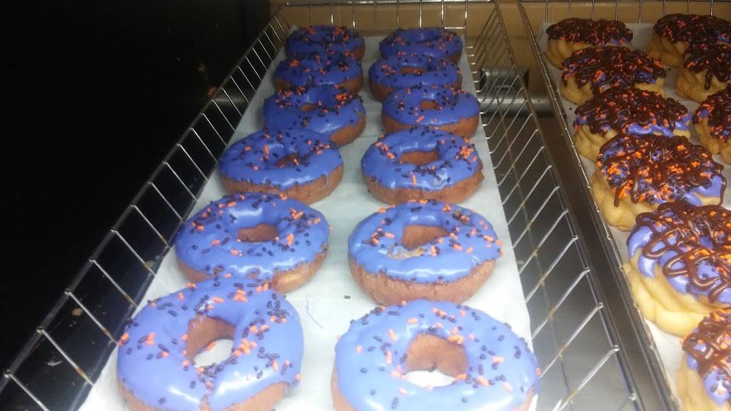 Dunkin | bakery | 110 Dungeness Dr, Brunswick, GA 31523, USA | 9122679995 OR +1 912-267-9995