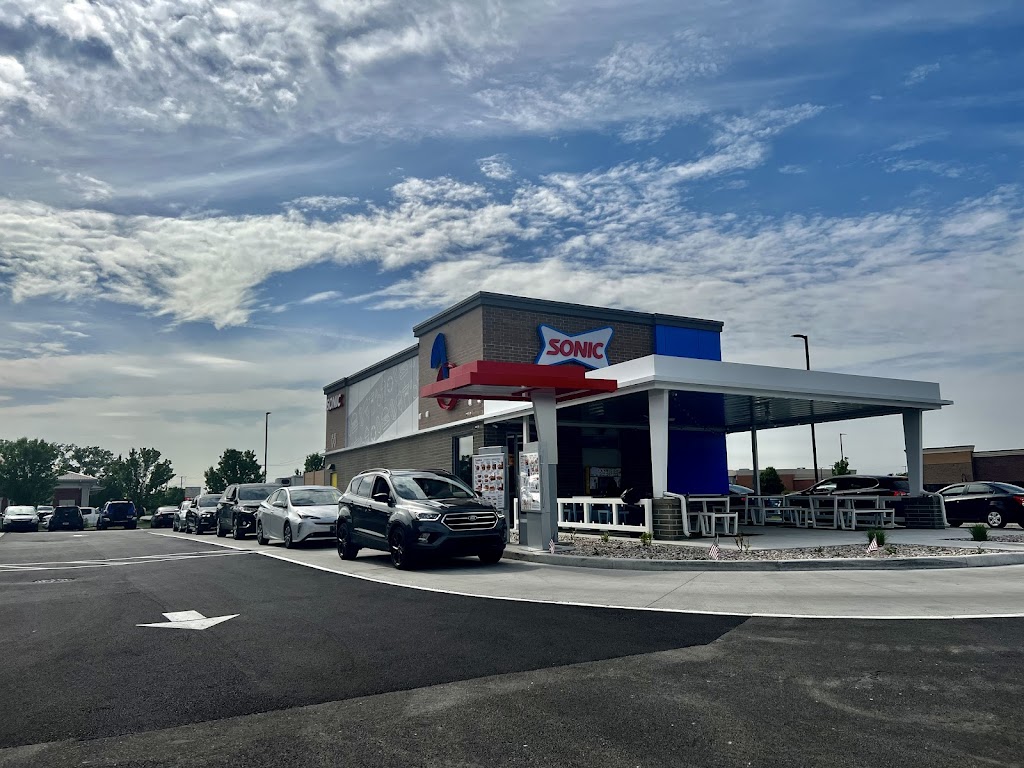 Sonic Drive-In | restaurant | 896 N Superior Dr, Crown Point, IN 46307, USA | 2193108334 OR +1 219-310-8334