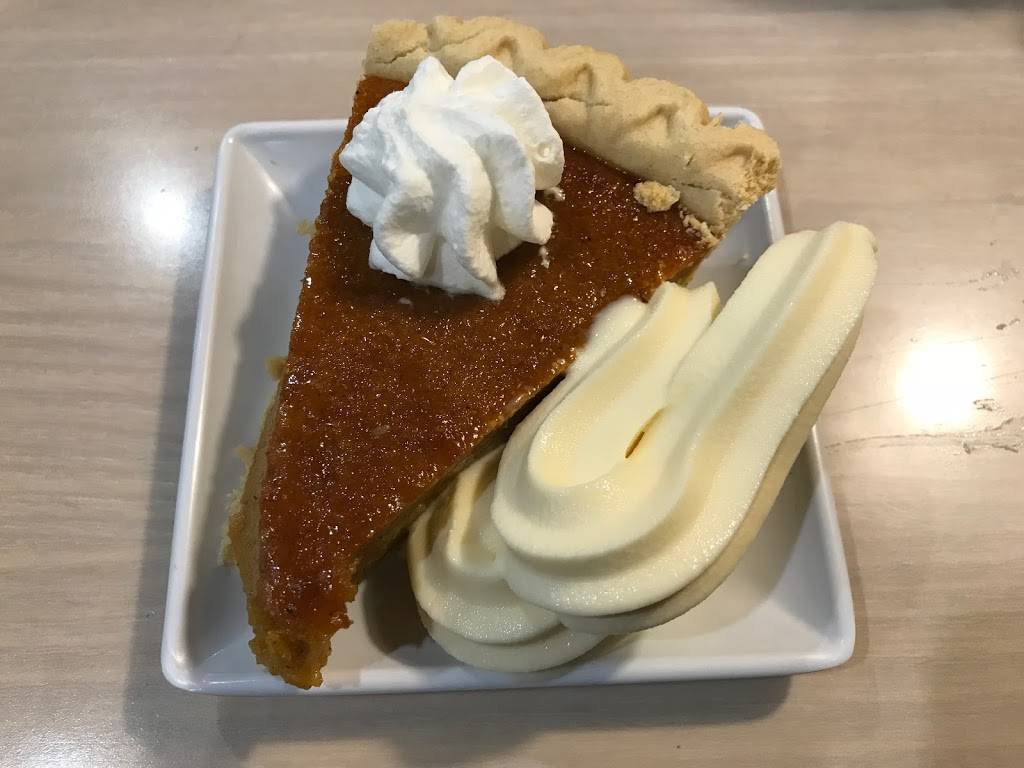 HomeTown Buffet | restaurant | 1318 N Azusa Ave, Covina, CA 91722, USA | 6269156066 OR +1 626-915-6066