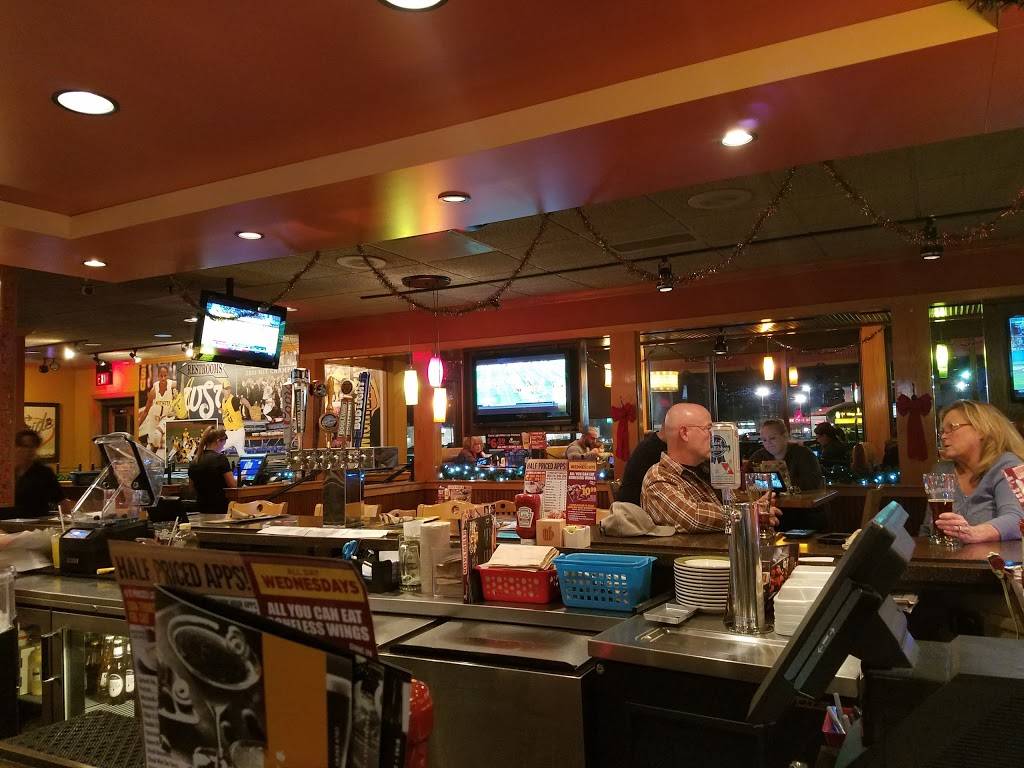 Applebees Grill + Bar | restaurant | 4760 S Broadway, Wichita, KS 67216, USA | 3165225525 OR +1 316-522-5525