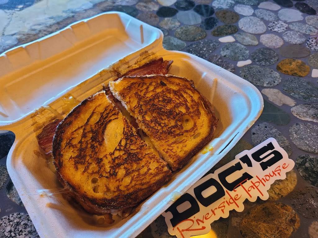 Docs Riverside Taphouse | restaurant | 1423 S Machias Rd, Snohomish, WA 98290, USA | 4253747572 OR +1 425-374-7572