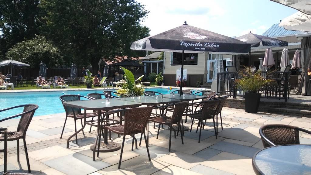 Marina St-Tropez | restaurant | 23 23 39 Av, Saint-Blaise-sur-Richelieu, QC J0J 1W0, Canada | 4502913300 OR +1 450-291-3300