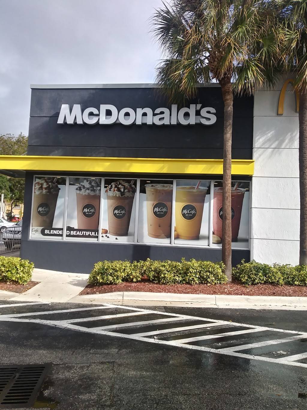 McDonalds | cafe | 4032 N Ocean Blvd, Fort Lauderdale, FL 33308, USA | 9545636255 OR +1 954-563-6255