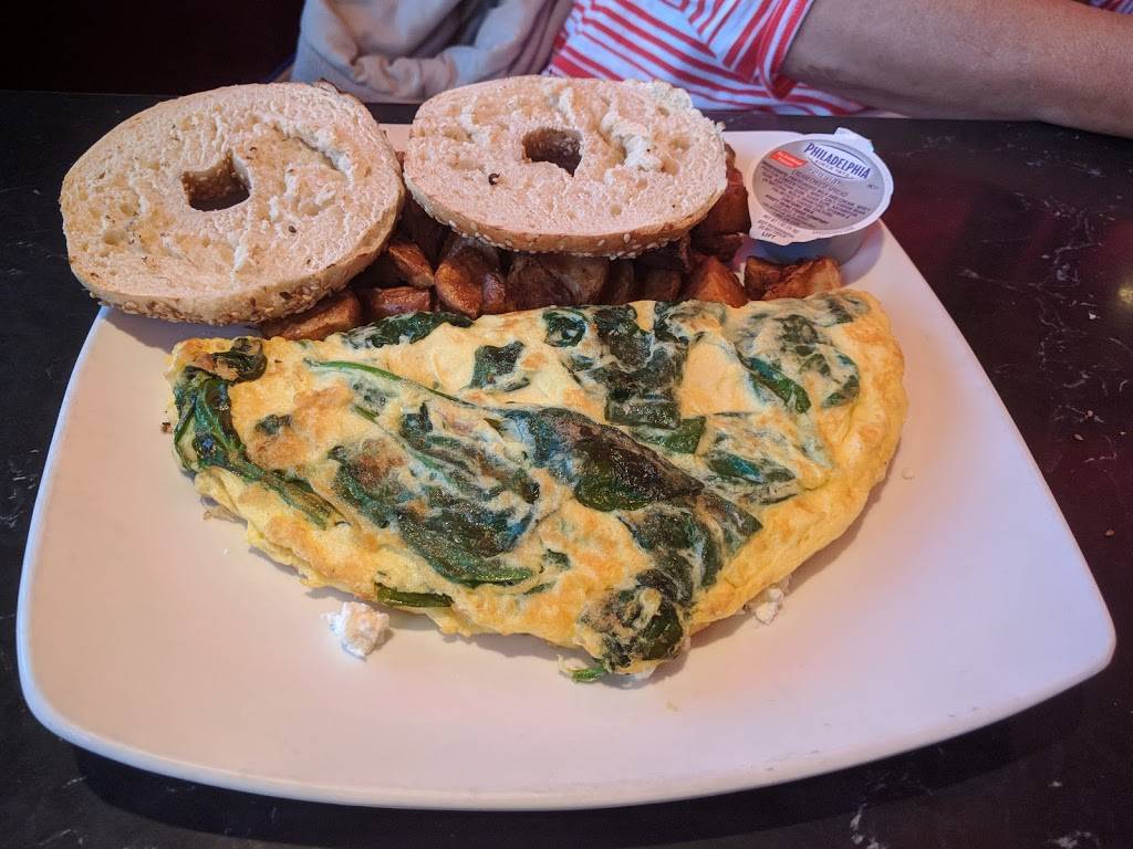 Silver Diner- Reston | restaurant | 11951 Killingsworth Ave, Reston, VA 20194, USA | 7037420801 OR +1 703-742-0801