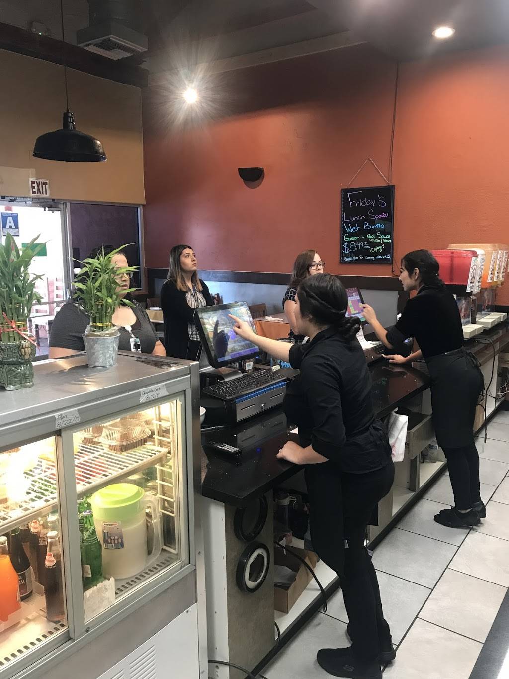 La Fonda Mexican Grill & Cantina | restaurant | 1310 19th St, Bakersfield, CA 93301, USA | 6617421447 OR +1 661-742-1447