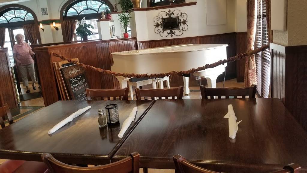 Demshars | restaurant | 1101 Main St, Lady Lake, FL 32159, USA | 3526333007 OR +1 352-633-3007