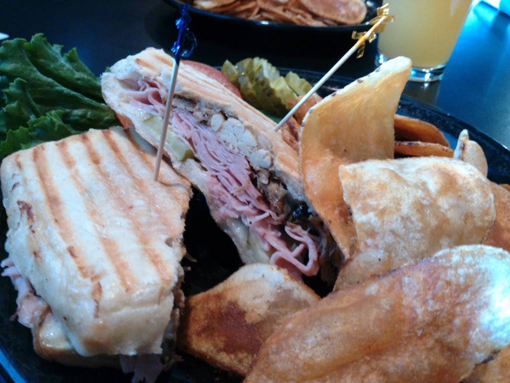 Tavern At Tinas Country House | restaurant | 50870 North Ave, Macomb, MI 48042, USA | 5869492288 OR +1 586-949-2288