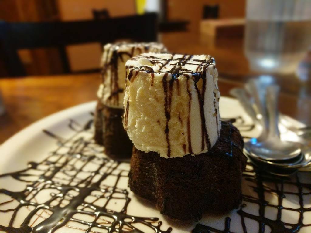 Old School Pizza Tavern | restaurant | 603 W Abram St, Arlington, TX 76010, USA | 6823234441 OR +1 682-323-4441