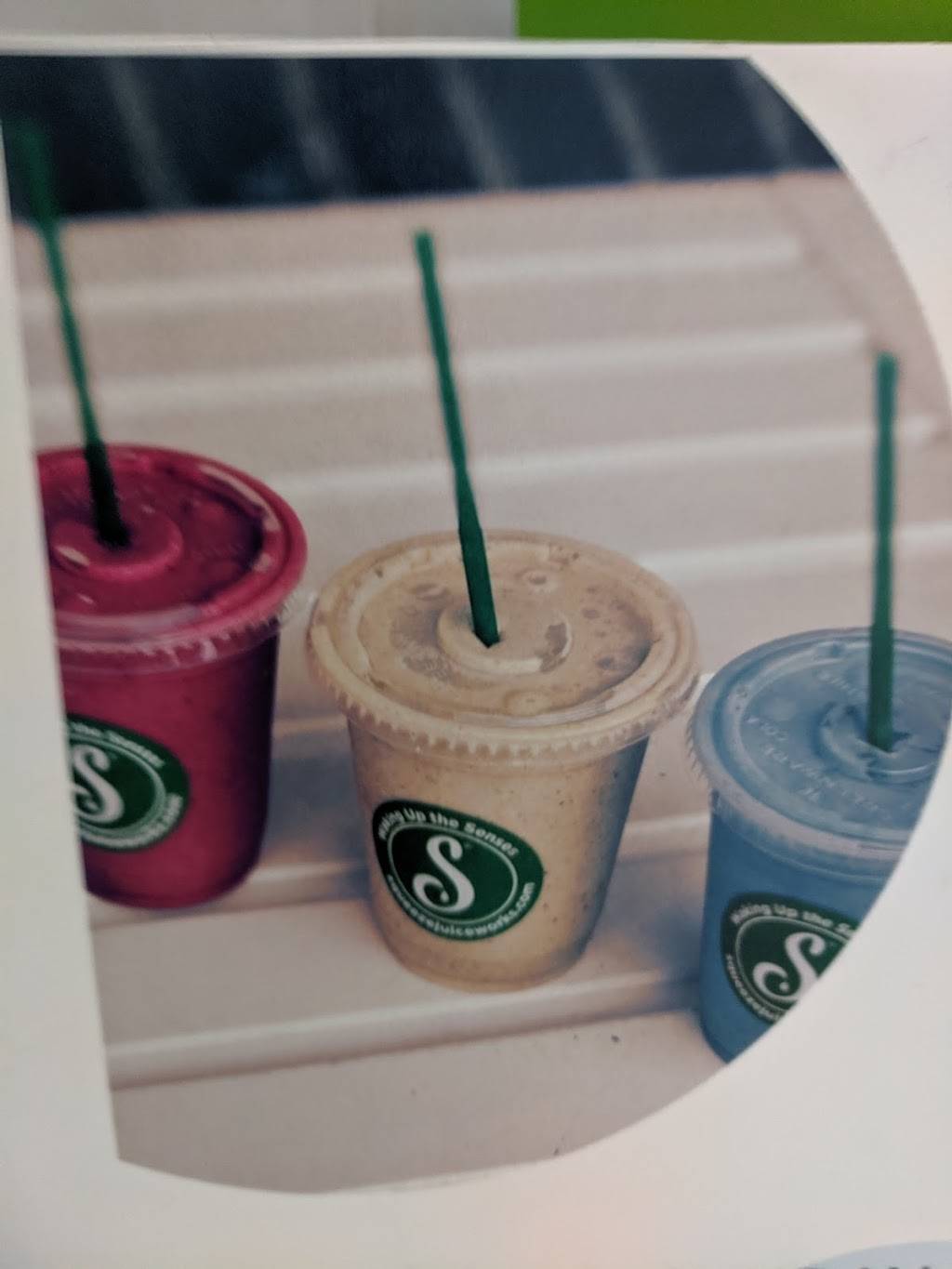 Squeeze Juice Works | restaurant | 675 30th Ave N, St. Petersburg, FL 33704, USA | 7278211095 OR +1 727-821-1095