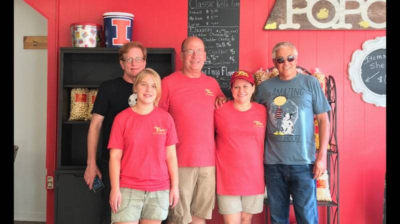 Mom & Pops Kettle Korn Stop | restaurant | 119 S Market St, Paxton, IL 60957, USA | 2173792676 OR +1 217-379-2676