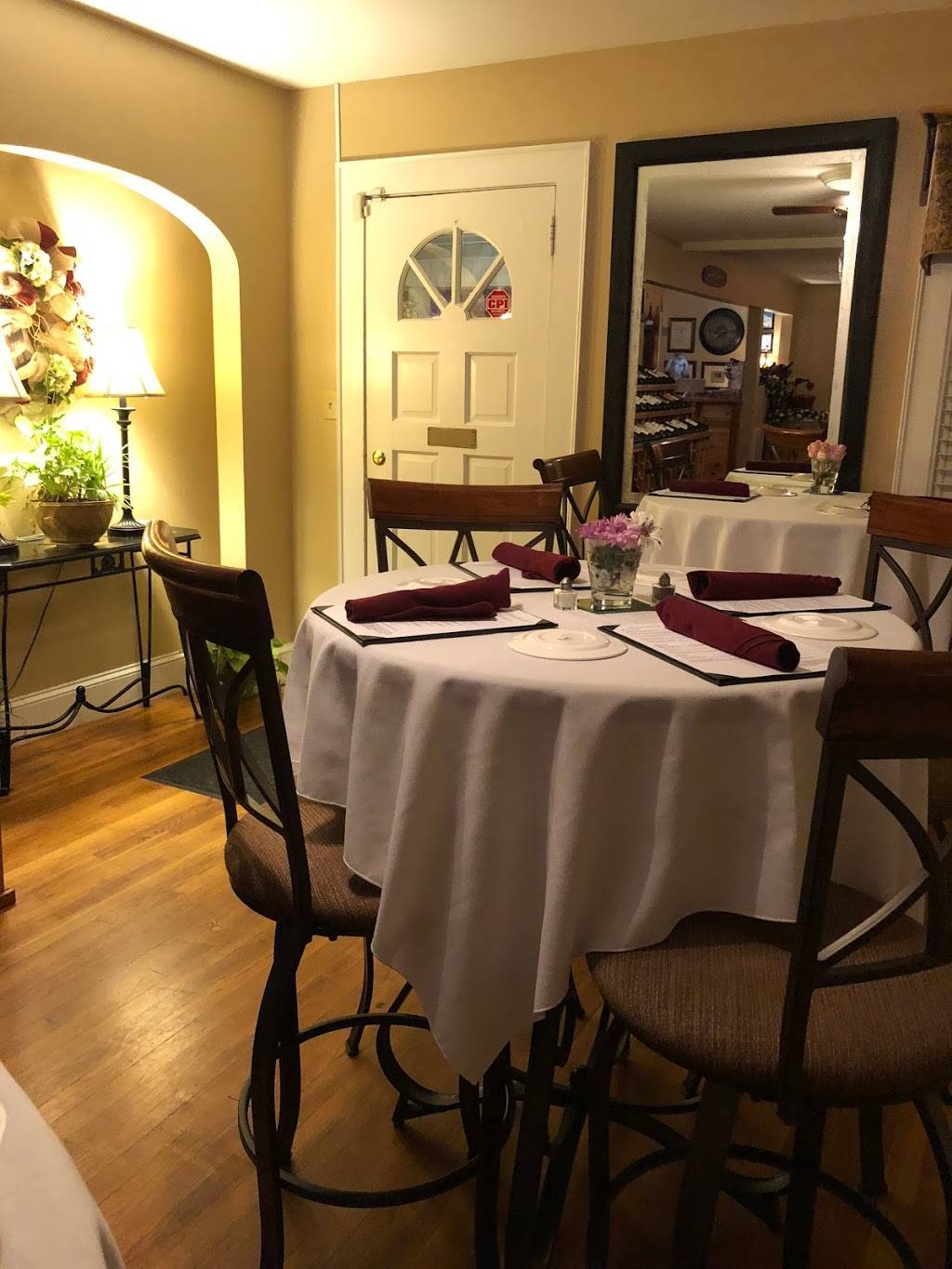 Wine Sellars Wine Shop and Bistro | restaurant | 2003 Cotton Grove Rd, Lexington, NC 27292, USA | 3362426551 OR +1 336-242-6551