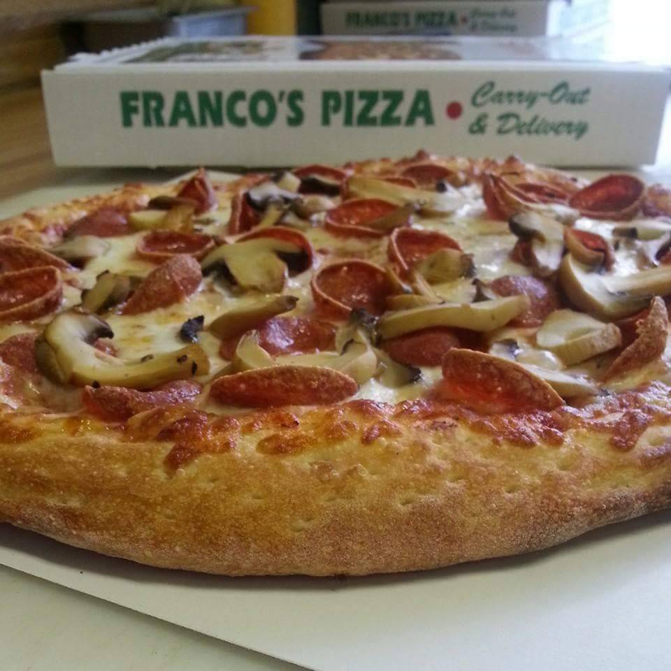 Francos Pizzeria | restaurant | 24662 Van Dyke Ave, Center Line, MI 48015, USA | 5867555540 OR +1 586-755-5540