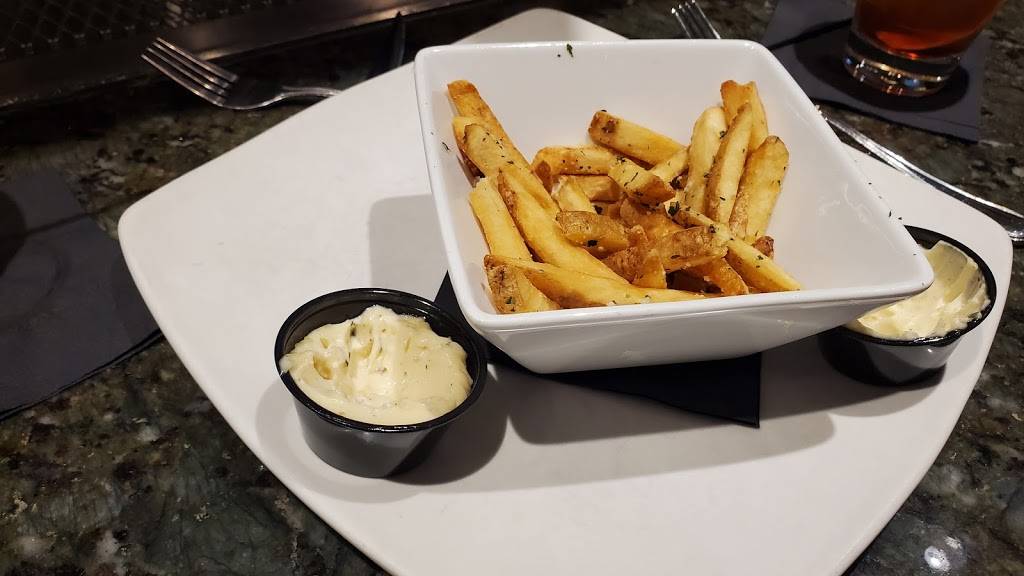 Sidebar at Whiskey Row | restaurant | 129 N 2nd St, Louisville, KY 40202, USA | 5023841600 OR +1 502-384-1600