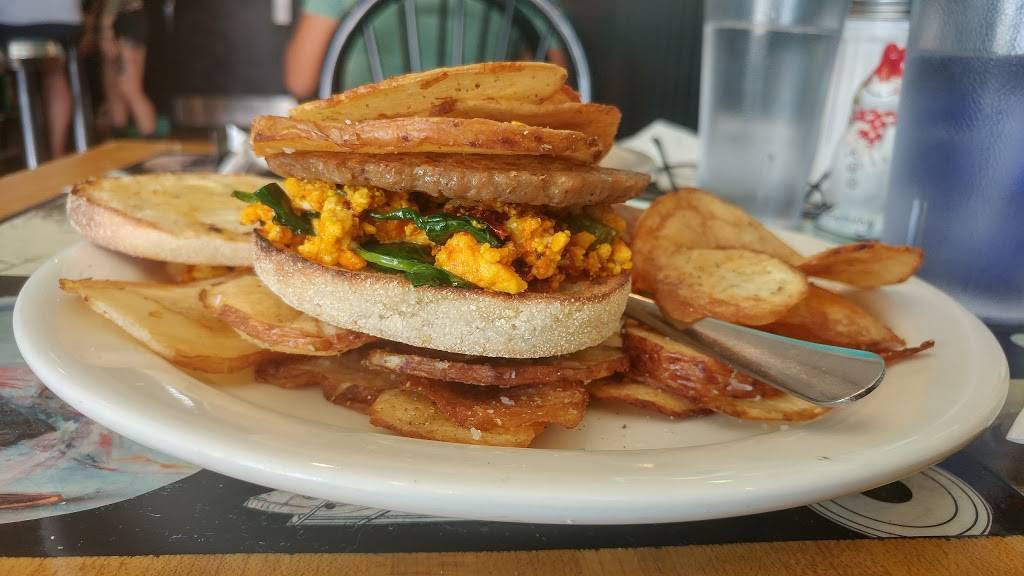 Allston Diner | restaurant | 431 Cambridge St, Allston, MA 02134, USA | 6172088741 OR +1 617-208-8741