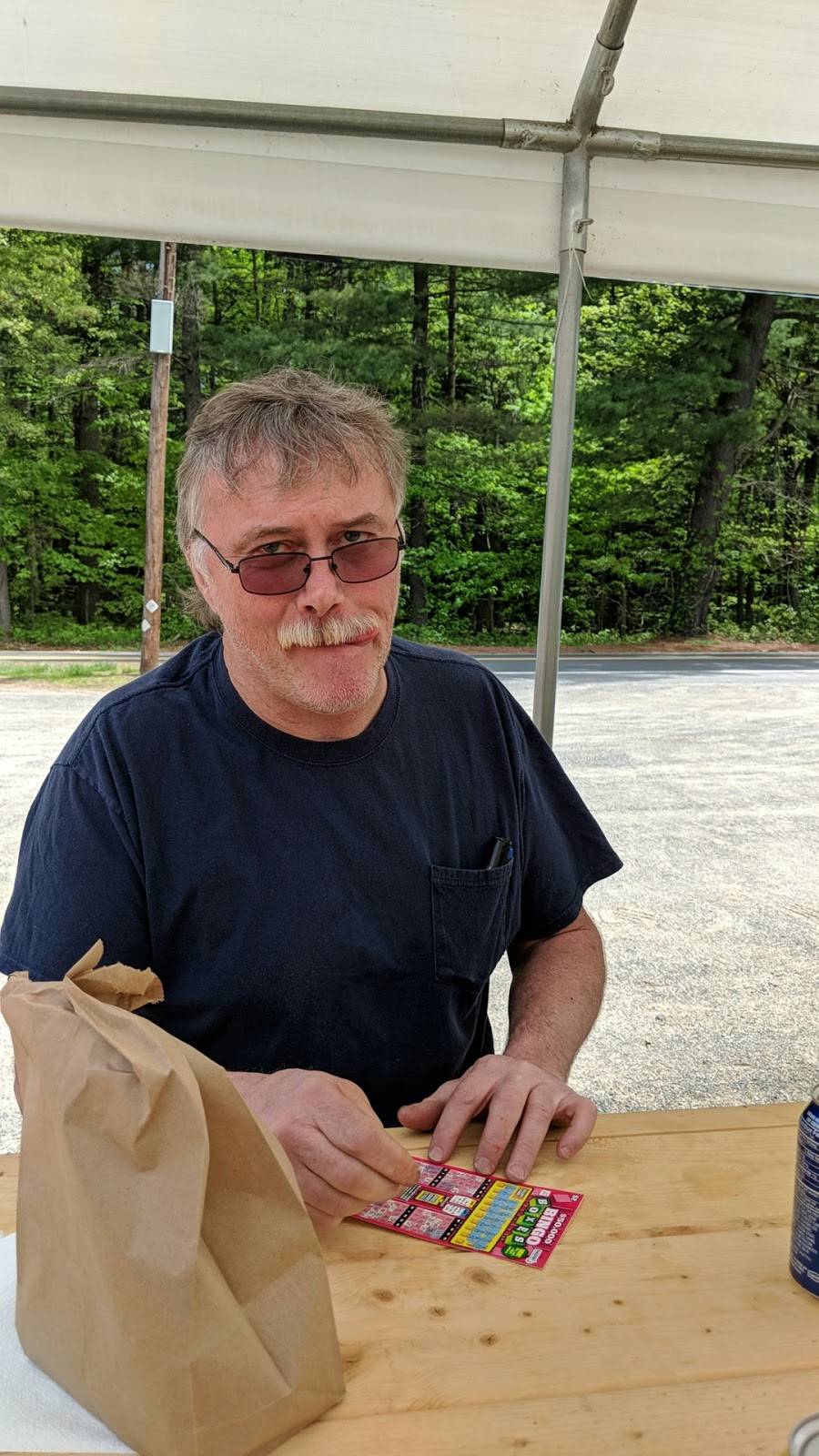 911 Burgers & Dogs | restaurant | 1157 N Westfield St, Feeding Hills, MA 01030, USA | 4137866800 OR +1 413-786-6800