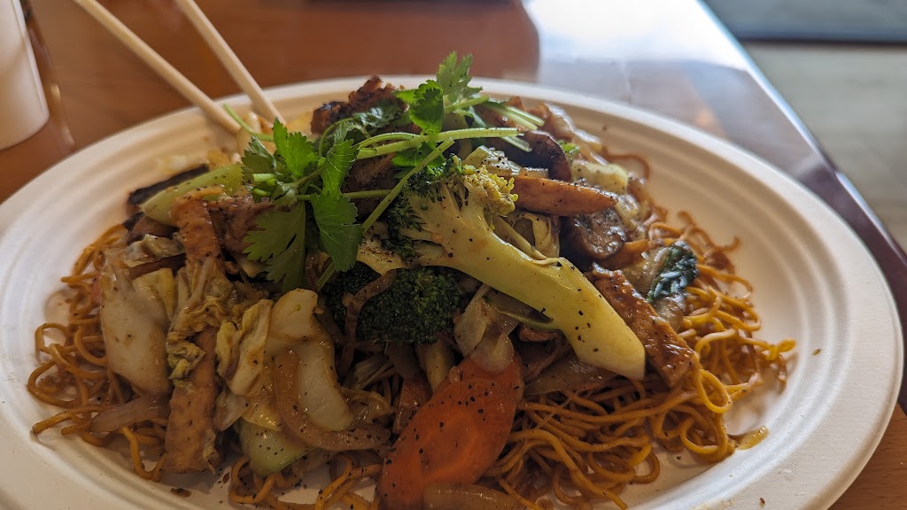 Loving Hut Vegan Banh Mi | restaurant | 18358 Beach Blvd, Huntington Beach, CA 92648, USA | 7146988053 OR +1 714-698-8053