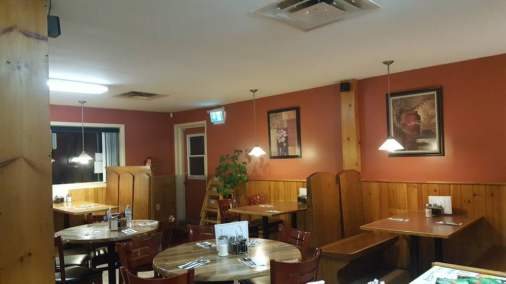 Johns Place | restaurant | 7450 Walker Rd, Oldcastle, ON N0R 1L0, Canada | 5197376773 OR +1 519-737-6773