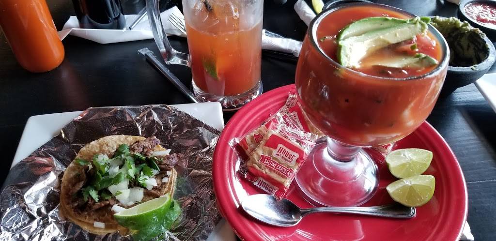 Hacienda Vieja Mexican Grill | restaurant | 3681 S Noland Rd, Independence, MO 64055, USA | 8168338800 OR +1 816-833-8800