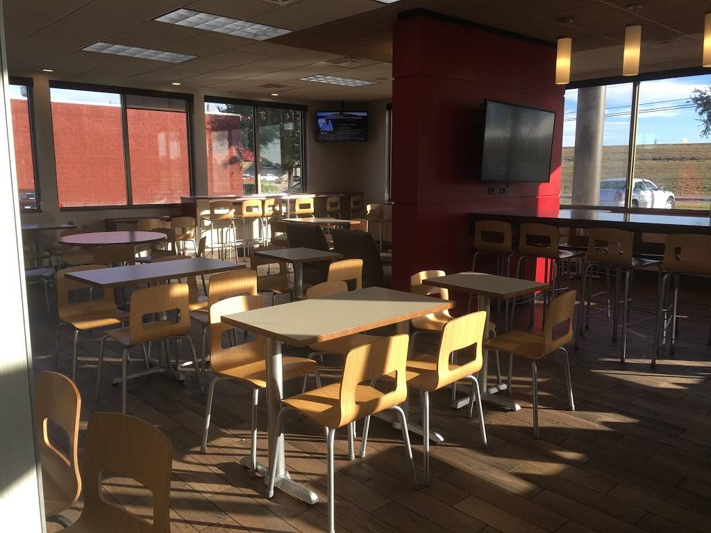 Wendys | restaurant | 1060 Highway 287 Bypass West, Waxahachie, TX 75165, USA | 9726466049 OR +1 972-646-6049