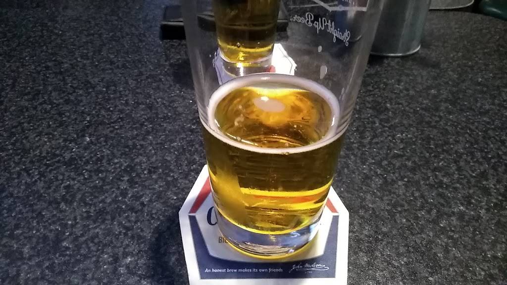 Biggs Restaurant & Sports Bar | restaurant | 405 Notre Dame St, Belle River, ON N0R 1A0, Canada | 5197280854 OR +1 519-728-0854