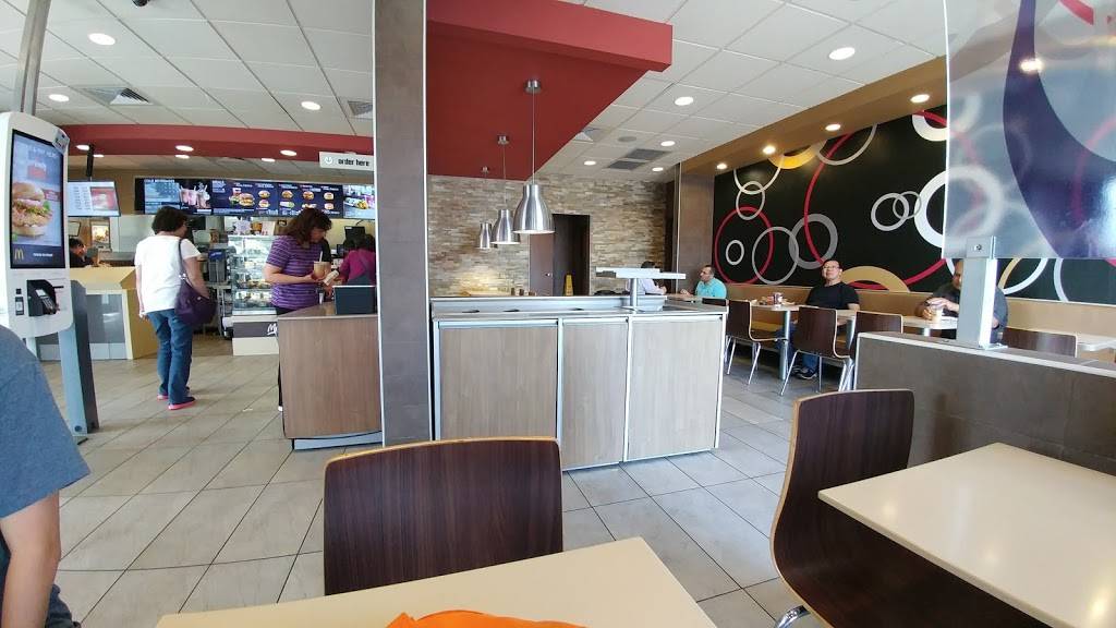 McDonalds | cafe | 670 Eglinton Ave W, Mississauga, ON L5R 3V2, Canada | 9055025939 OR +1 905-502-5939