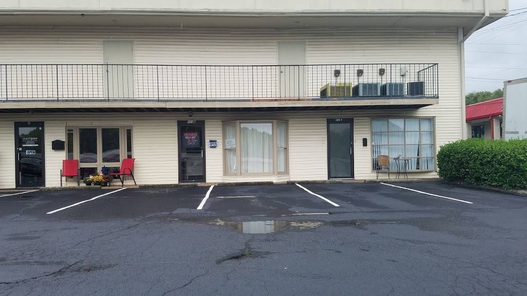 Geadellos Pizza | meal takeaway | 4813 Trousdale Dr, Nashville, TN 37220, USA | 6158325044 OR +1 615-832-5044