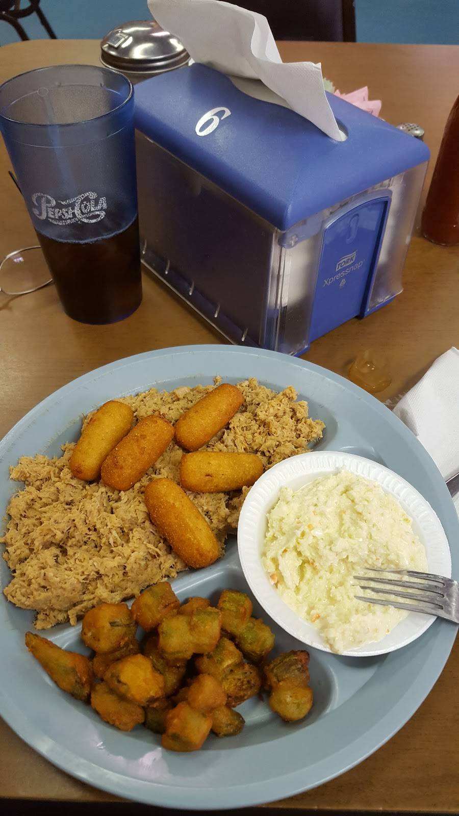 Tarheel Bar-B-Q | restaurant | 9 US-13, Eure, NC 27935, USA | 2523571094 OR +1 252-357-1094