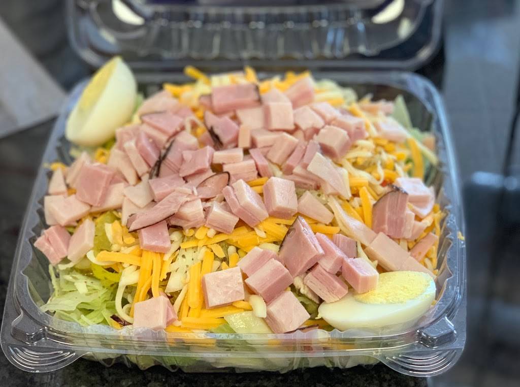 American Deli Tallassee | restaurant | 427 Gilmer Ave, Tallassee, AL 36078, USA | 3349914585 OR +1 334-991-4585