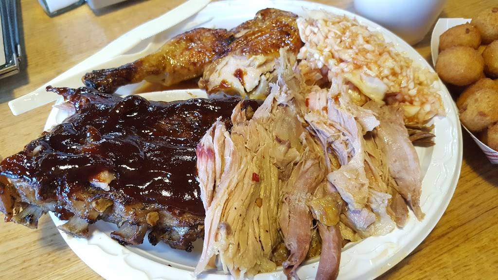 Country BBQ | restaurant | 3921 Sedgebrook St, High Point, NC 27265, USA | 3368695422 OR +1 336-869-5422
